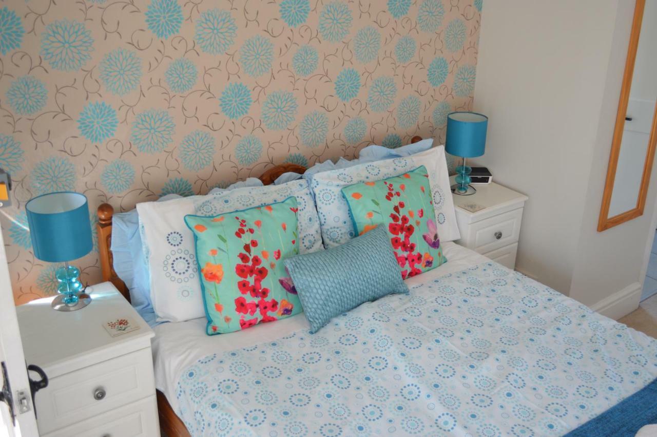 Bramble Corner B&B Over エクステリア 写真